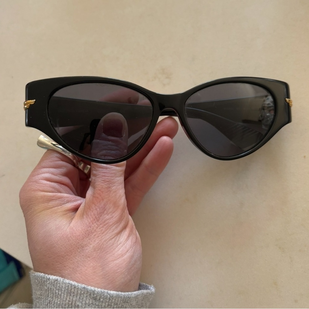 BOTTEGA VENETA cat eye sunglasses